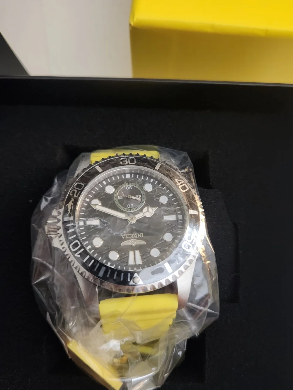 Invicta Men’s Yellow Strap Dive Watch